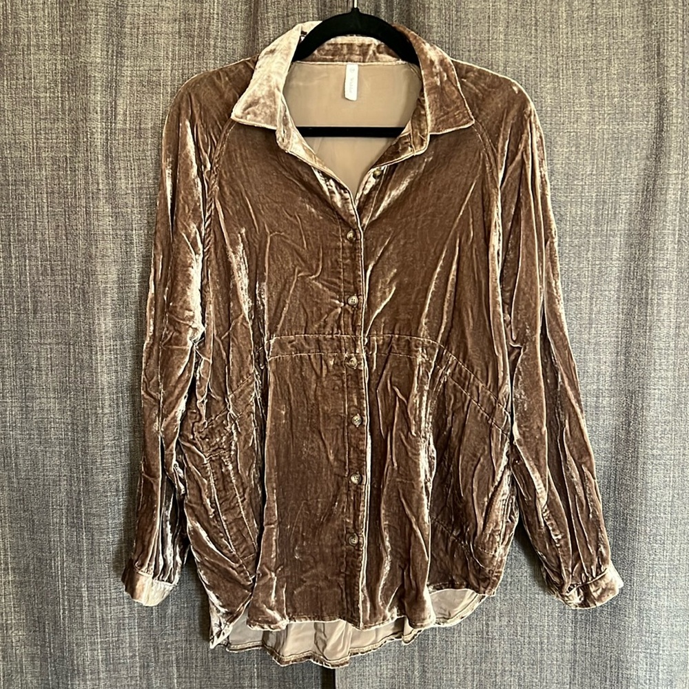 Wishlist dusty lavender velvet button down shirt with pockets size S/M - Picture 2 of 7